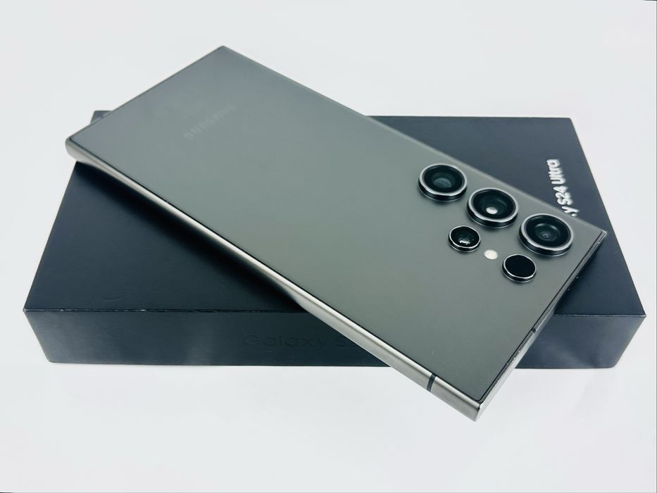 Samsung Galaxy S24 Ultra 5G 256GB 12RAM Black Отличен! Гаранция!