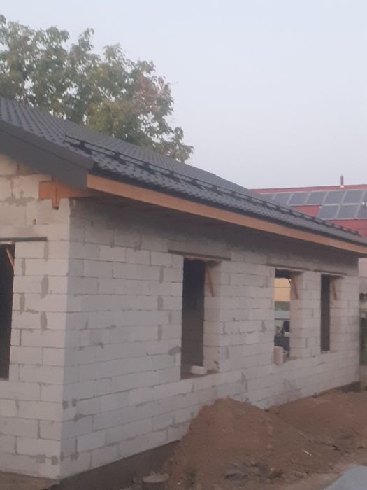 Бригада строителей