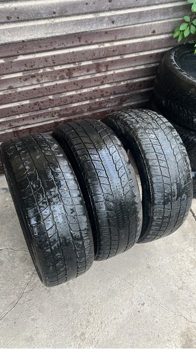 Продам три баллона Triangle 205/65/15