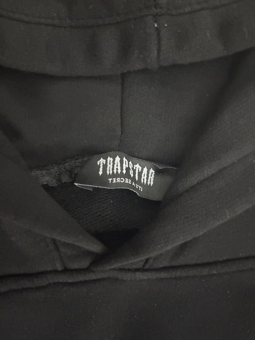 Екип: trapstar цвят: черен размер: L   състояние: чисто нов