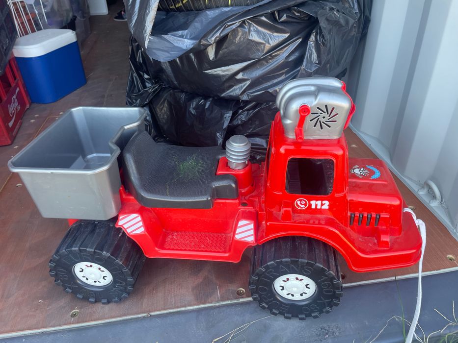 Детска пожарна кола за каране и бутане