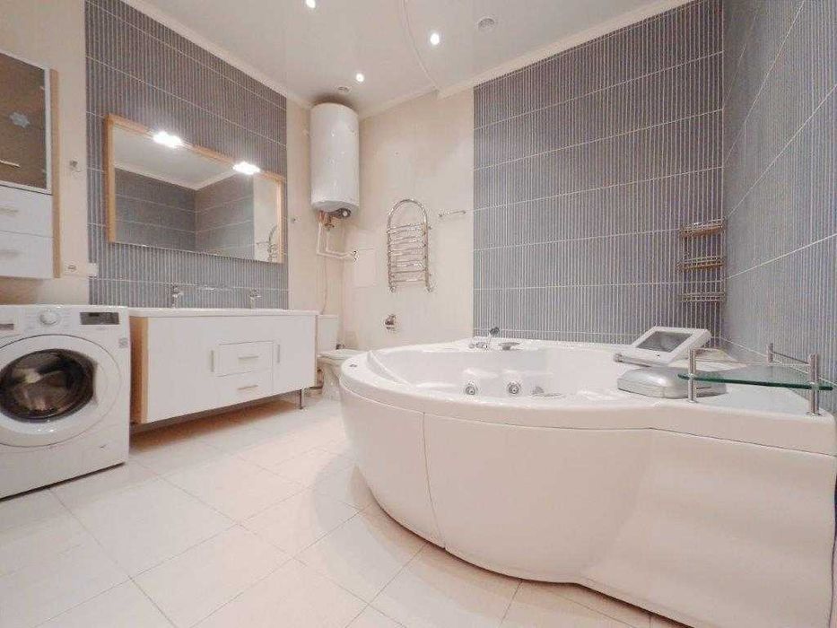 Дава се под наем Двустаен апартамент в София, Център - 65 кв.м за 433.5 € - Снимка #2