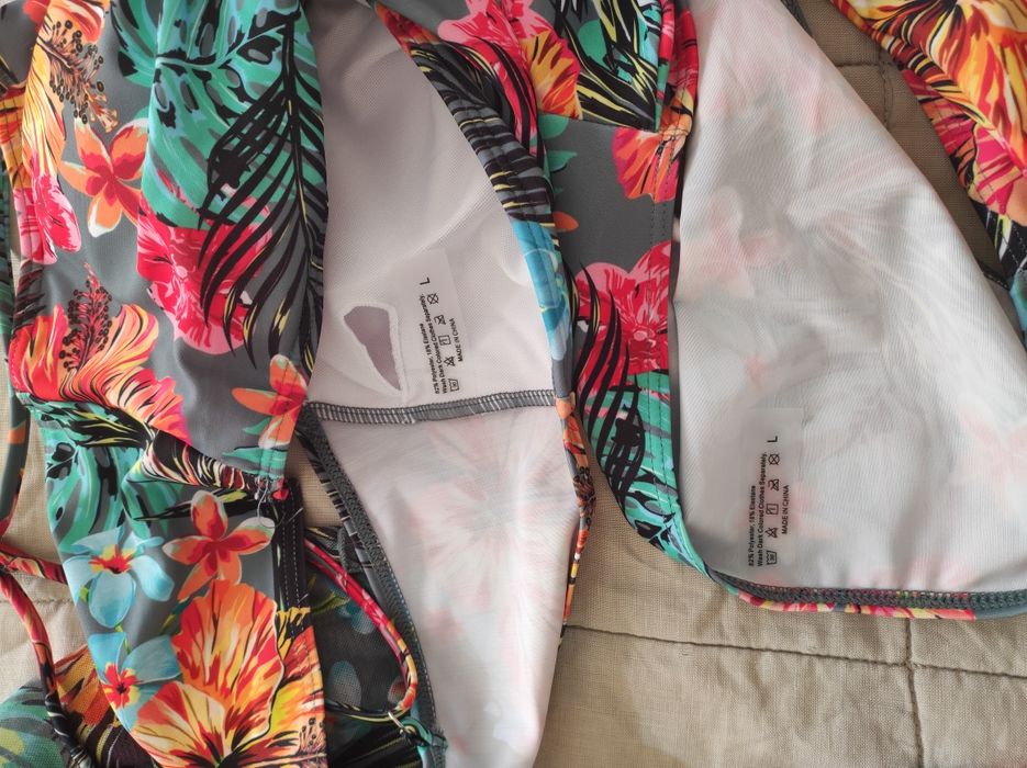 Нов бански от три част