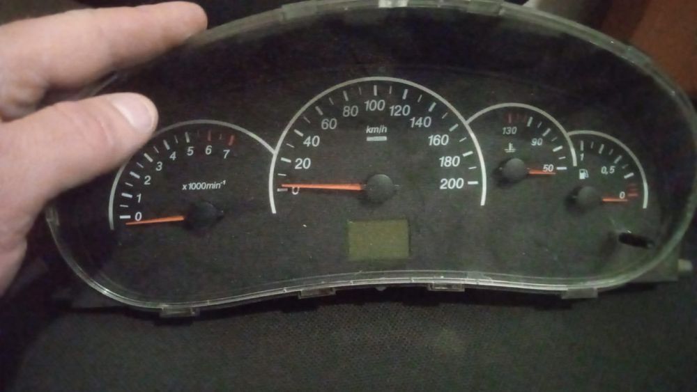 Продам панель приора 1