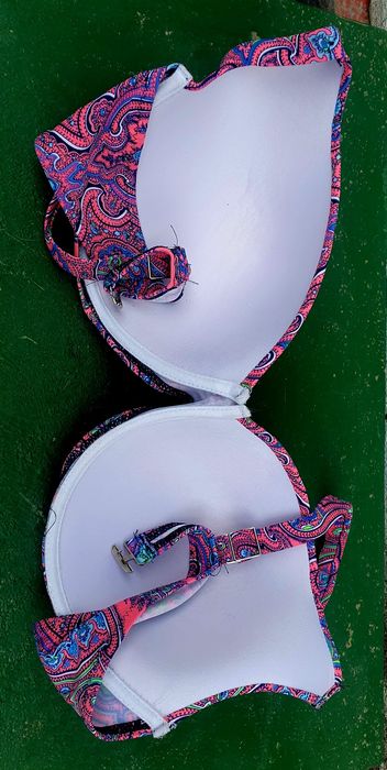 Sutien firma Jaberni  / UK / Nou