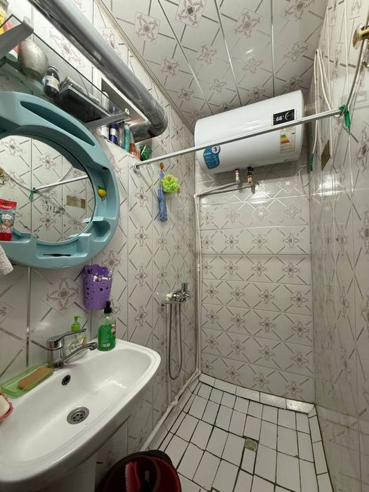 2 sotixli tayyor hovli ko‘plab jihozlari bilan birga sotiladi.