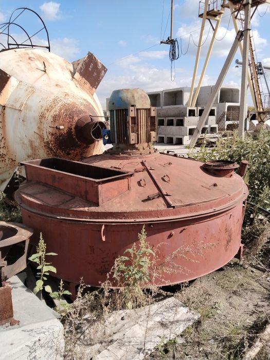 Продам бетономешалку объем 2м3.