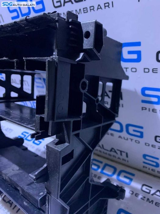 Consola Suport Centrala Rama Single 1 DIN Audi A4 B7 2005 - 2008 Cod 8E0858005E [L9340]