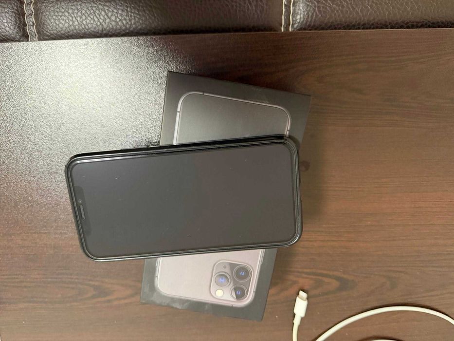 Продавам iPhone 11Pro 256GB.
