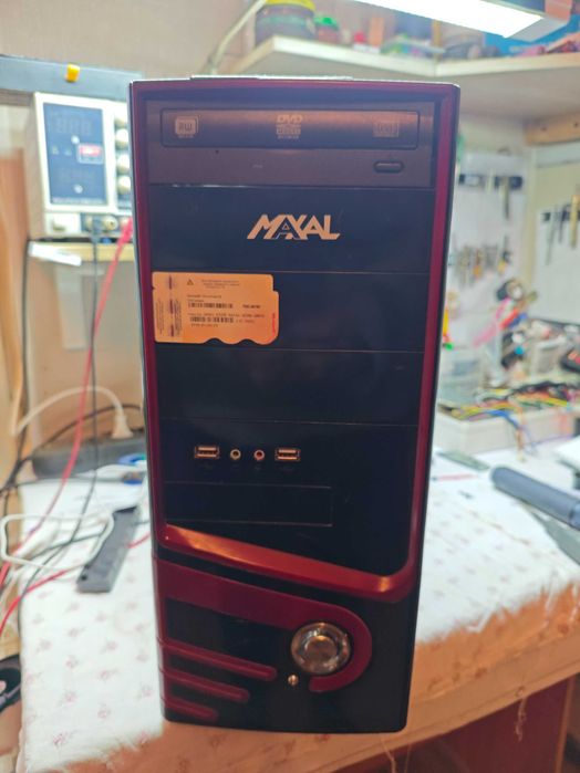 Кейс для компьютера с комплектующими