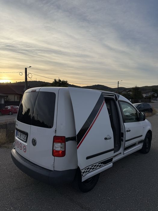 Vând vw caddy 1.9