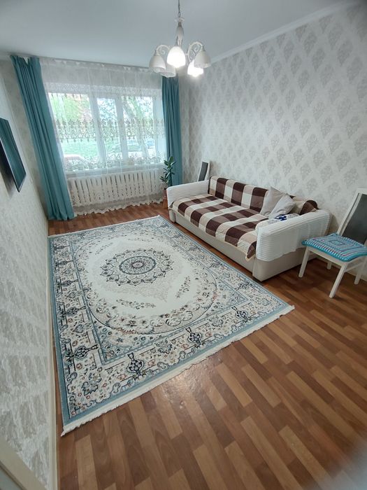 Продается 3-комн (9-13, 1 эт) с ремонтом