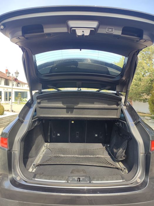 Vand Jaguar F-Pace , R-line
