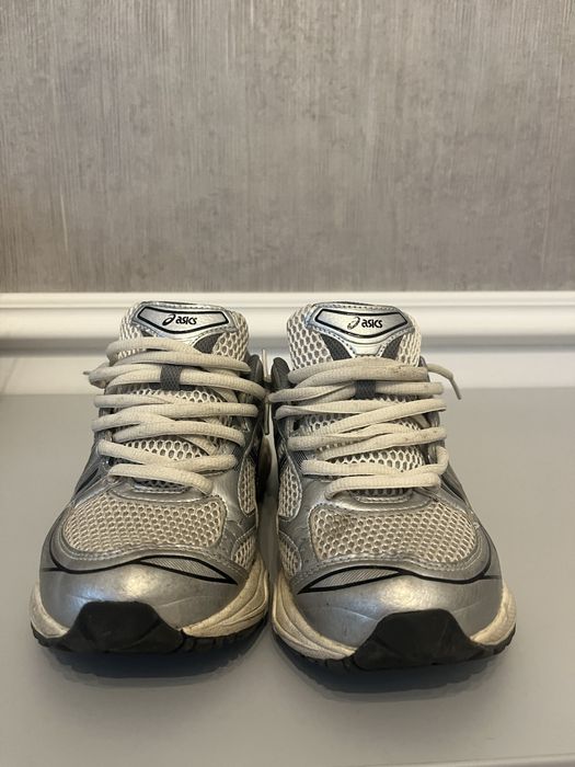 Asics silver black