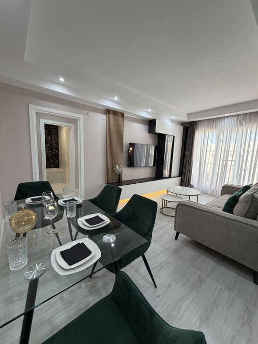 Apartament 3 camere 70mp utili  Cosmopolis zona  nord- parcare inclusa