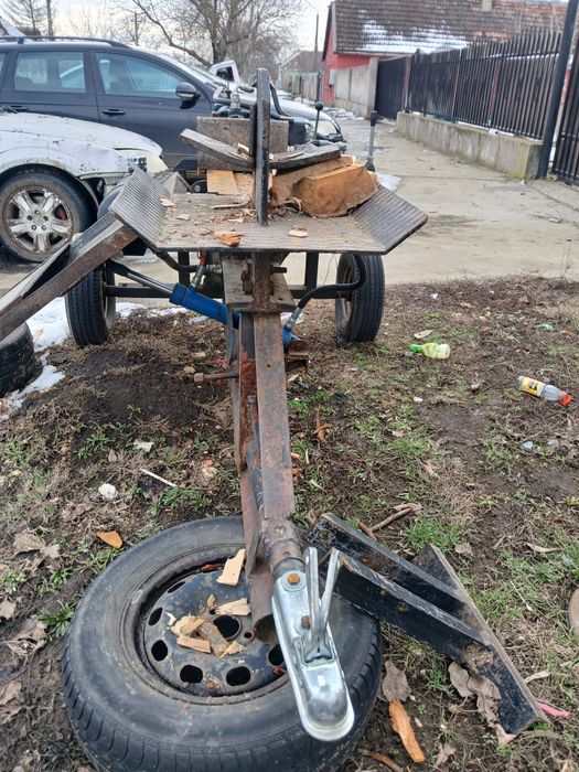 Vând despicator lemne