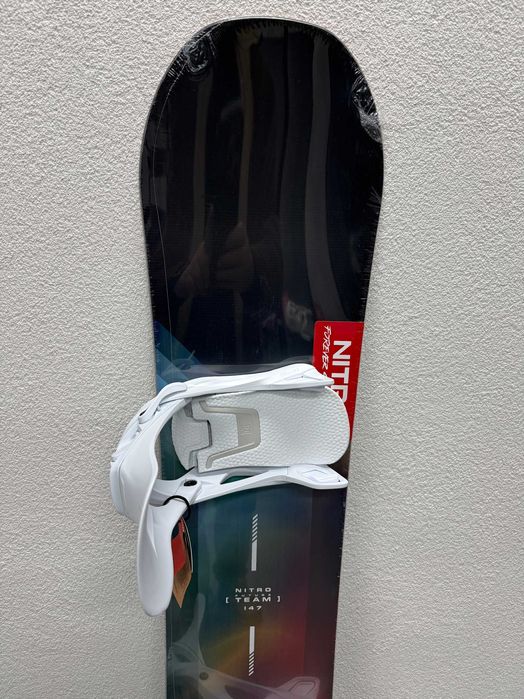 placa noua snowboard nitro future team L147cm