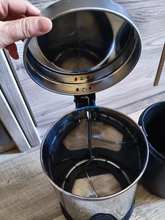 Срочно Ведро мусорное