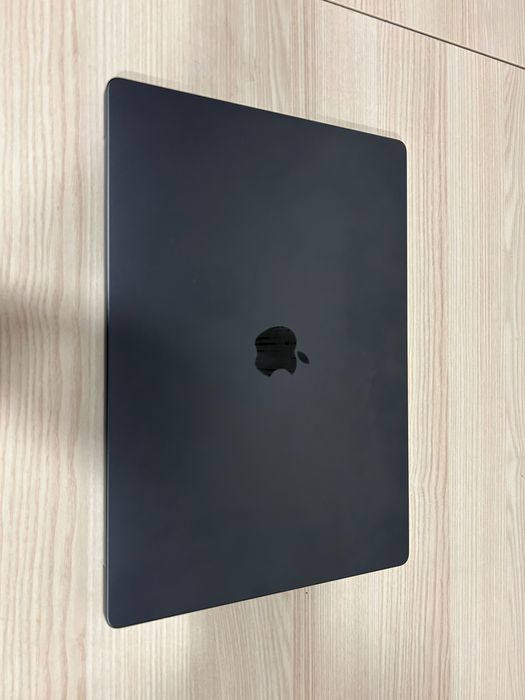 Apple MacBook PRO 16.2 (2024)