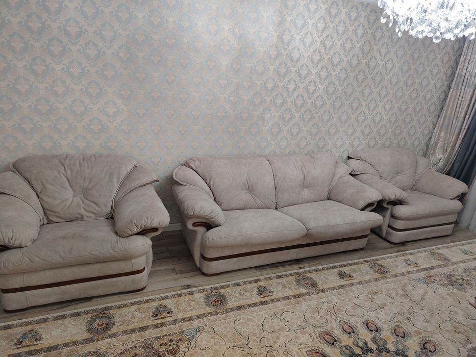 Диван с креслами