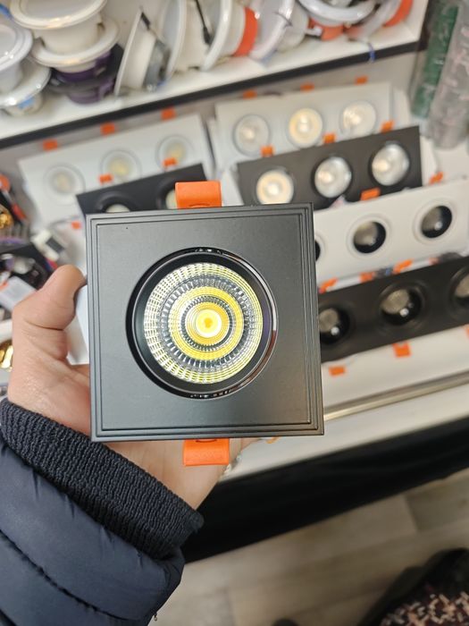 Галогены в hi-tech стиле в большом ассортименте