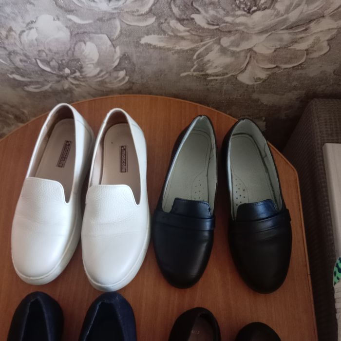 Продам туфли школьные, кроссовки
