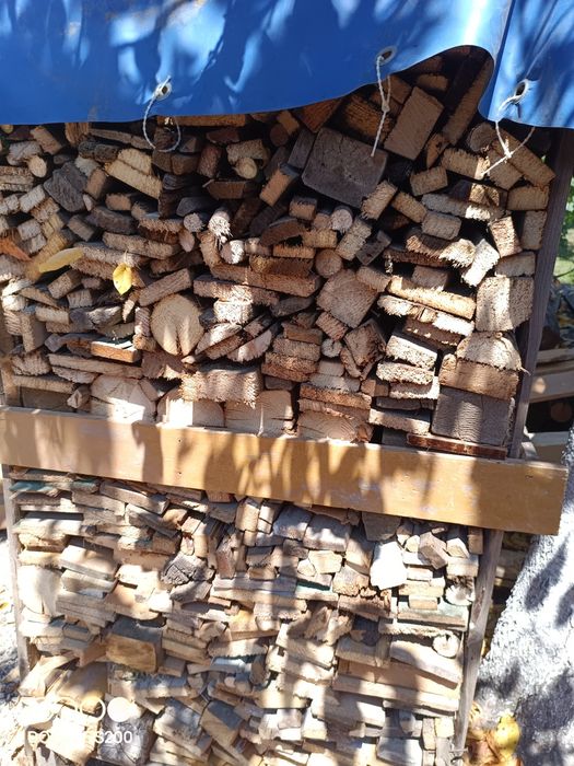 Lemn uscat de foc ( deșeu scânduri)