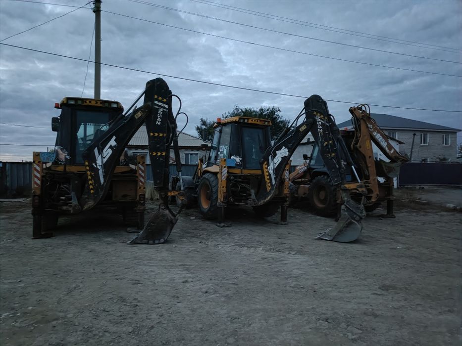 Срочно продам экскаватор погрузчик MST m542