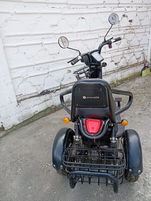 Vând tricicleta electrica