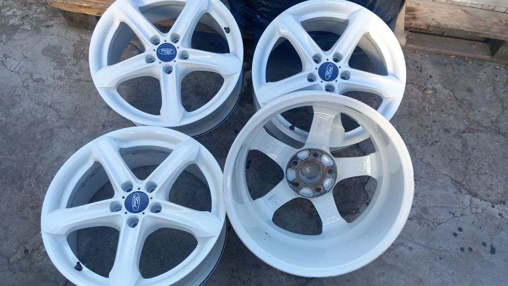 Set 4 jante aliaj r17 Ford  5x108, Focus,kuga,Mondeo,S-max Volvo, Cmax, Puma preț 1600 lei setul