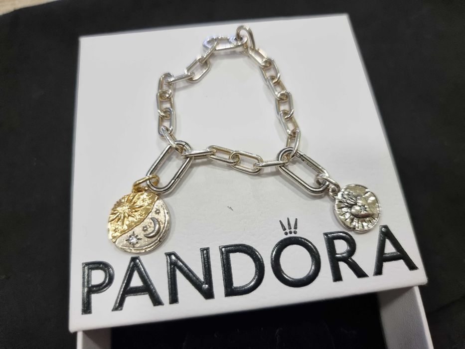 Гривна Pandora с висулки медалиони