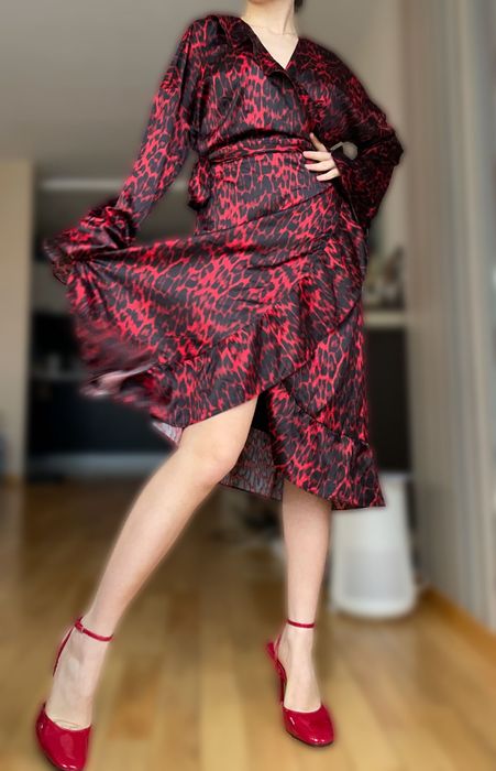 Сатенена рокля с леопардов принт Co'couture