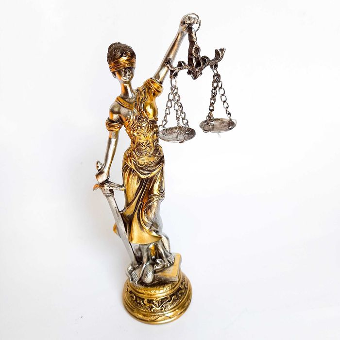 Статуетка на Богинята Темида. Фигура на Богинята на Справедливостта и Правото. Подарък за Юристи Адвокат Съдия Прокурор Юрист Podarаk Yuristi Advokati