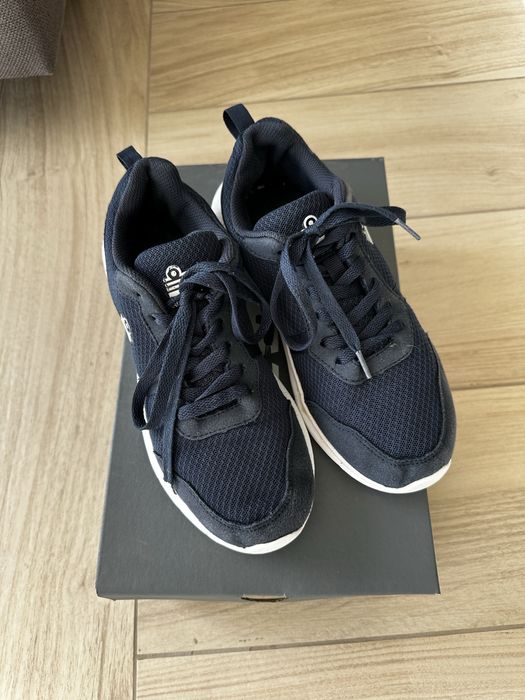 Спортни мъжки обувки