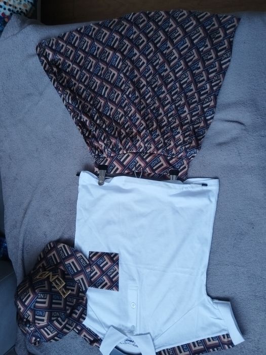 compleuri cu fustita si sapca fetite