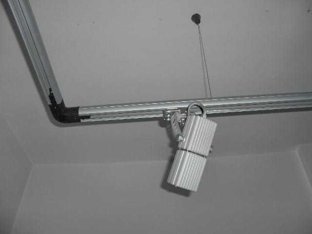 прожектори, шини