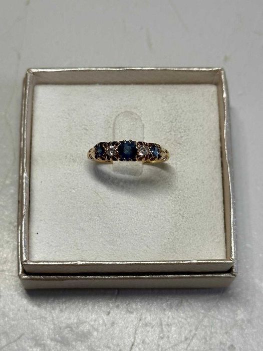 INEL AUR 18K + 3 SAFIRE = 0.30CT + 2 DIAMANTE = 0.10CT - Anglia - 3.4g. - Vintage !