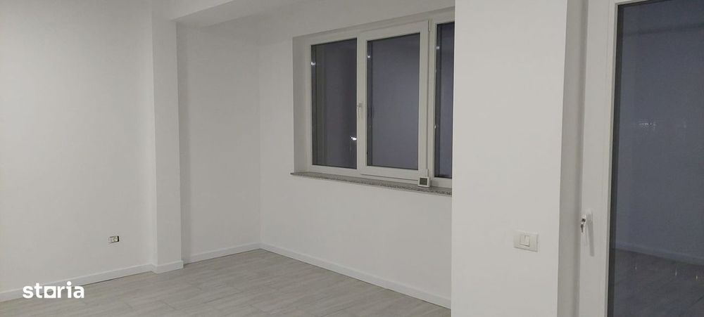 Cladire P+2 (duplex), Otopeni, potrivită pentru activitate comerciala