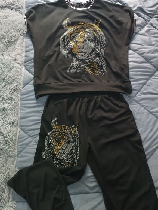 Женский костюмчик