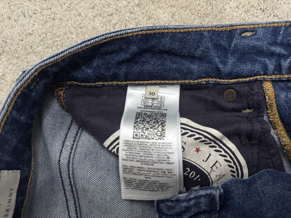 Blugi guess skinny marimea 30/s