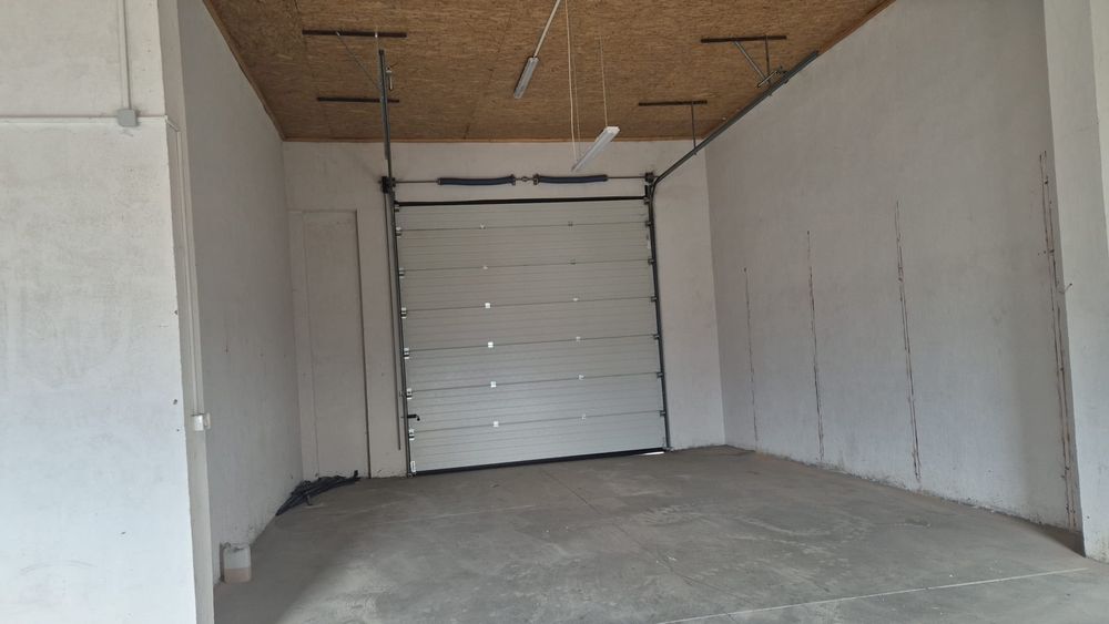 Hală de închiriat 300 mp – Str. Fermelor – utilități complete