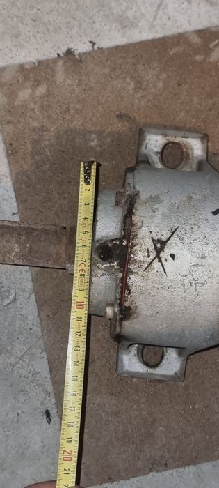 Ax circular cu lagare si rulmenti