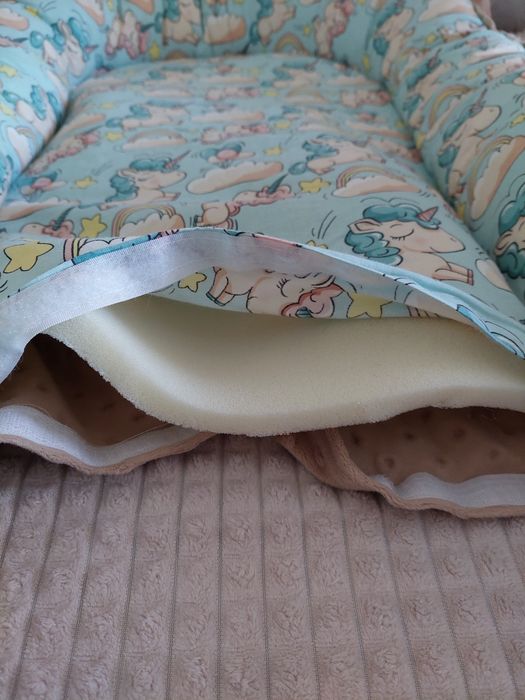 Бебешко гнездо с подарък