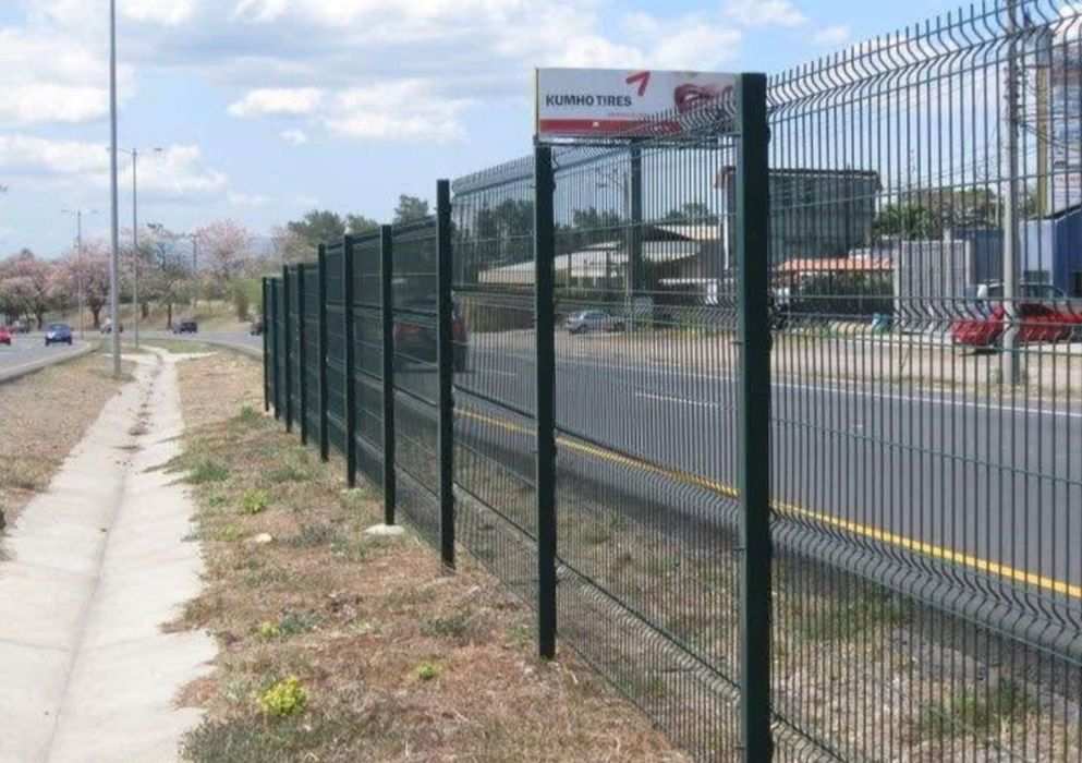 Împrejmuiri terenuri garduri