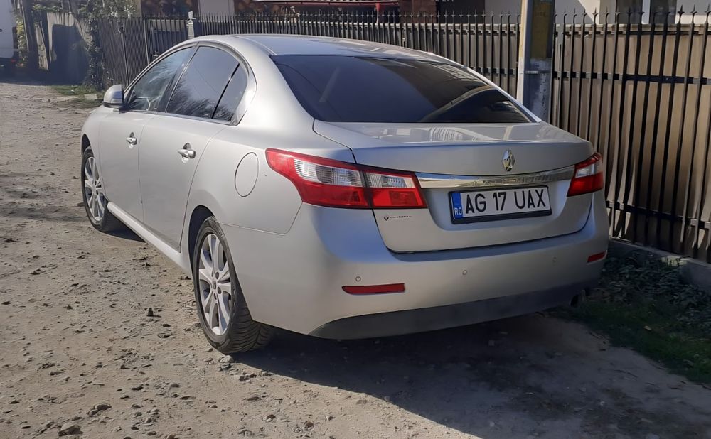RENAULT Latitude 2011 — imagine 4