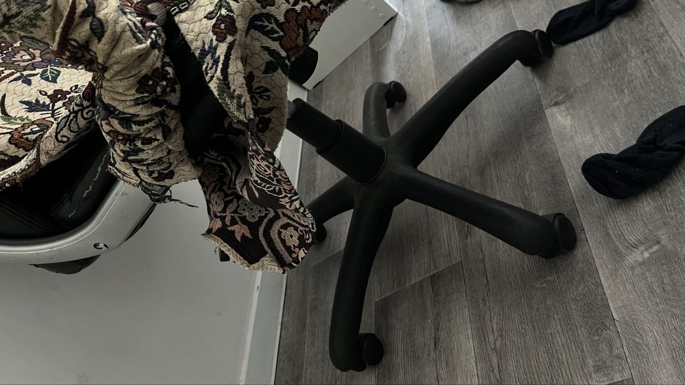 Продам кресло офисное!