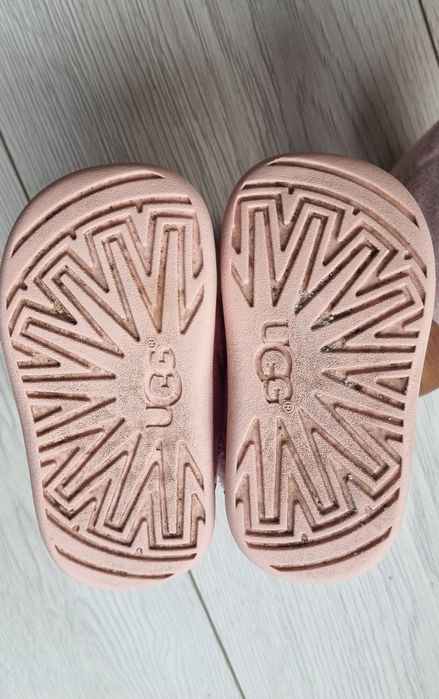 Ghete iarna Ugg imblanite marime 18