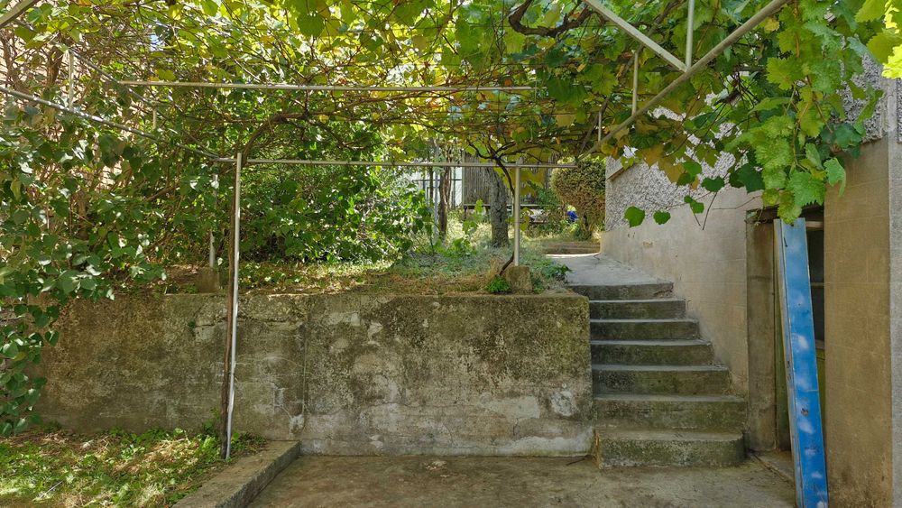 Продава се Къща в София, Младост 4 - 180 кв.м за 984 €/кв.м - Снимка #1