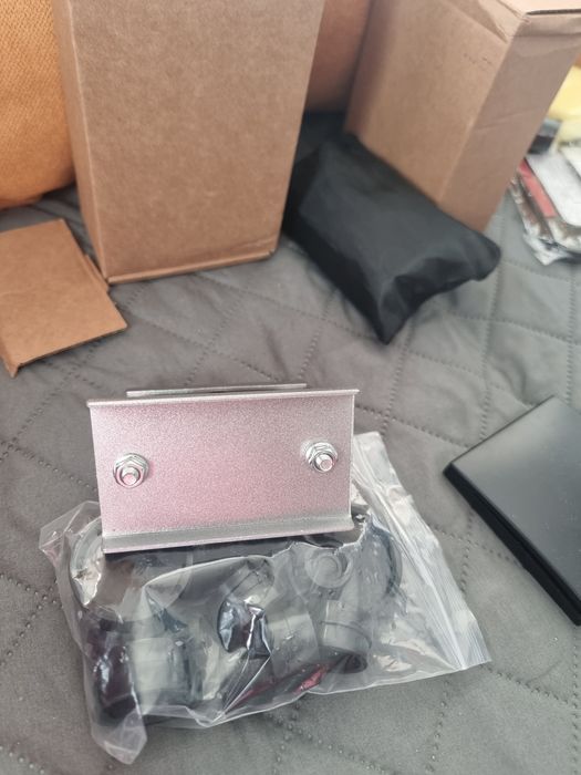 Vând 2 prese profesionale pentru schimbare baterie ceasuri