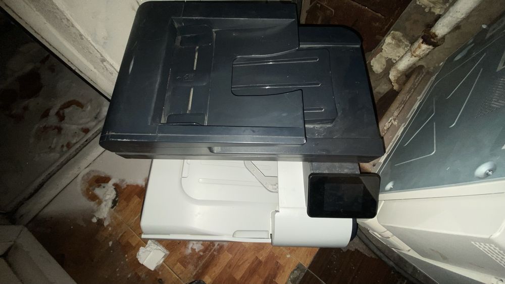 Принтер продам бу один рабочий другой нет